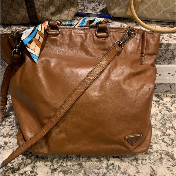 Brown leather Prada bag. - Picture 1 of 12